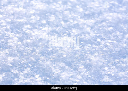 Winter Hintergrund aus Schnee glänzte mit der Sonne Stockfoto