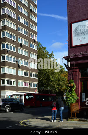 UK, London W2, Westbourne Park Road und Shrewsbury Road Stockfoto