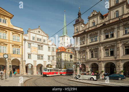 Herbstnachmittag in Mala Strana (Kleinseite), Prag, Tschechische Republik. Stockfoto