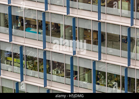 London, UK - Juli 2016: Äußere der Blue Fin Gebäude neben der Tate Modern Neubau Stockfoto