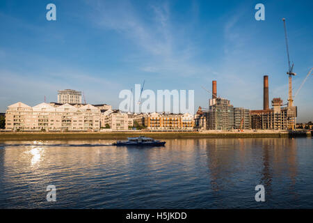 Chelsea Harbour Waterfront, Themse, London, England, Vereinigtes Königreich Stockfoto