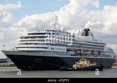 Kreuzfahrt Schiff MS Prinsendam bei Tilbury Stockfoto