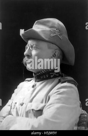 THEODORE ROOSEVELT (1858-1919), US-amerikanischer Politiker als ein Kapitän in der ersten uns Volunteer Cavalry Regiment im Jahre 1898 Stockfoto