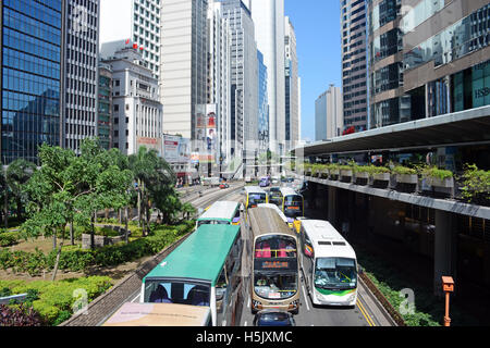 Straßenszene Verkehr Connaught Road Hongkong Stockfoto