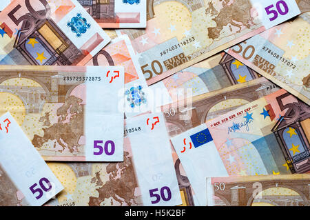 Ein Haufen von europäischen 50 € (fünfzig Euro) Noten. Stockfoto