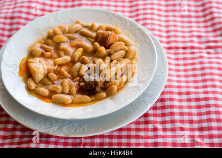 Fabada ein typisches Gericht der spanischen Küche Stockfoto