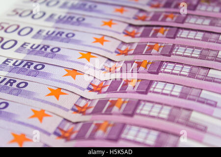 Stapel von Geld Geld - 500 Euro Rechnungen Makro - europäischen Banknoten Stockfoto