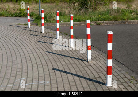 Rote und weiße Barriere, Düsseldorf, Rheinland, Nordrhein-Westfalen Stockfoto