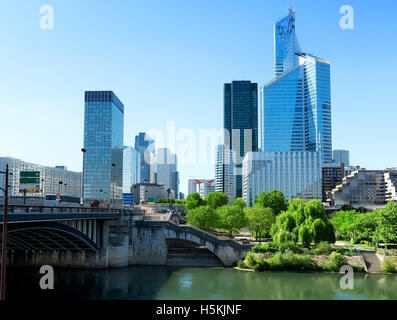 Wolkenkratzer der Stadtteil La Defense in Paris, Frankreich Stockfoto