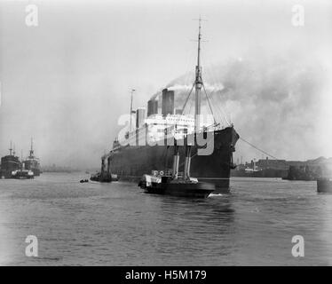 Passagierschiff "Berengaria" über den Fluss Tyne Stockfoto