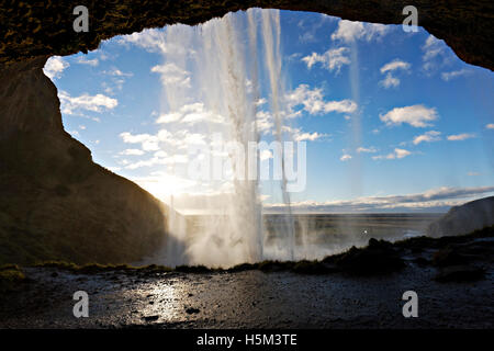 Wasserfall Seljalandsfoss, Südisland, Nordatlantik, Europa Stockfoto