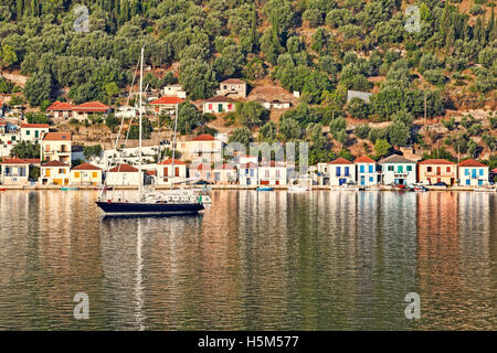 Segelboote im Hafen von Vathy Ithaki Island, Griechenland Stockfoto