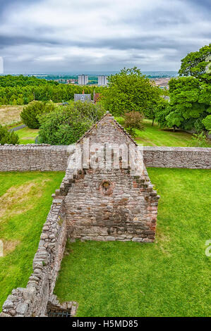 Bild einer kleinen Kapelle auf dem Gelände Craigmillar Castle, Edinburgh, Schottland. Stockfoto