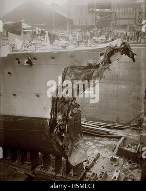 HMS Broke im Trockendock nach der Schlacht von Jütland Stockfoto