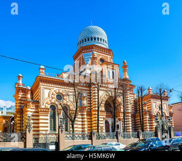 Die malerischen Gebäude der große Choral-Synagoge mit gerippten Arabesque Kuppel, Reliefs und lackierten Elemente der Einrichtung, St. Petersburg Stockfoto