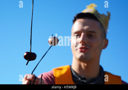 Konkurrent Tyler Knepper aus Ohio, USA, im Wettbewerb bei der WM in Southwick, Northants, 9. Oktober 2016 Conker. Stockfoto