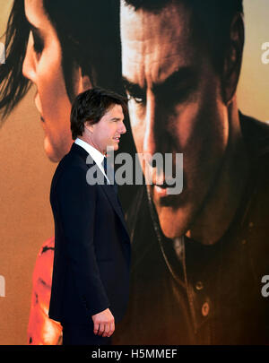 Tom Cruise besucht Jack Reacher: nie gehen wieder europäische Premiere im Cineworld am Leicester Square, London. Stockfoto