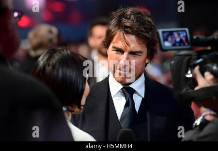 Tom Cruise besucht Jack Reacher: nie gehen wieder europäische Premiere im Cineworld am Leicester Square, London. Stockfoto