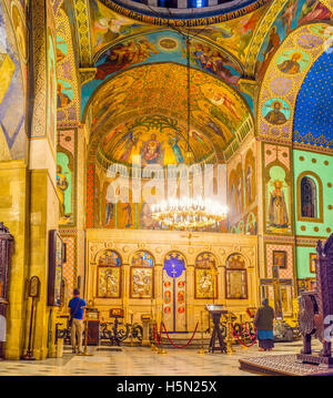 Der reich verzierte Gebet Hall von Sioni Kathedrale Mariä mit schönen Fresken, Tiflis, Georgien Stockfoto