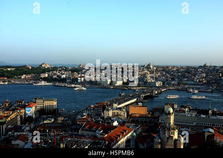Galata-Brücke in goldene Horn / Istanbul Stockfoto