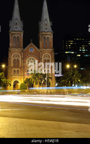 Cathédrale Notre-Dame de Saïgon Stockfoto