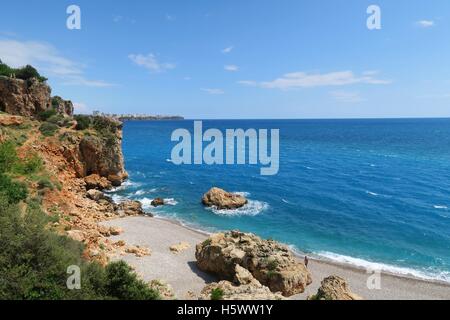 Konyaalti Strand in Antalya und Klippen - Türkei Stockfoto