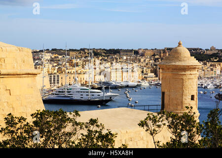 Blick über den Grand Harbour in Richtung Vittoriosa, Valletta, Malta Stockfoto