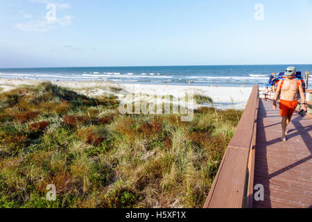 St. Saint Augustine Florida, Beacher's Lodge Ocean Waterfront Suites, Promenade, Strände, Atlantischer Ozean Wasser, Erwachsene, Erwachsene, Männer männlich, über natura Stockfoto