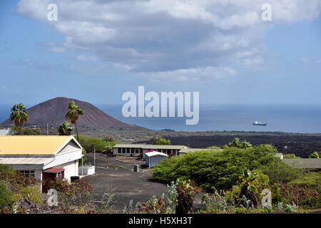 Clarence Bay und Cross Hill zwei Boote Dorf am Grüneberg auf Ascension Insel entnommen Stockfoto