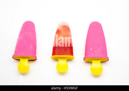 Hausgemachtes Eis erscheint isolierten auf weißen Hintergrund Stockfoto