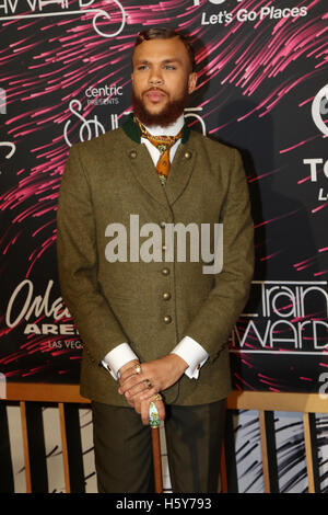 Jidenna nimmt an dem roten Teppich bei der 2015 Soul Train Awards in der Orleans Arena am 6. November 2015 in Las Vegas, Nevada. Stockfoto