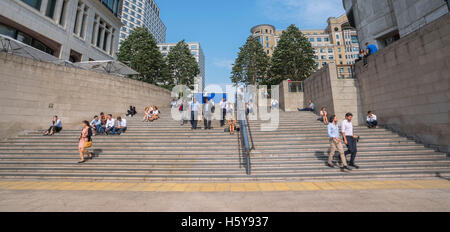 Cubitt Schritte von Cabot Ort MacKenzie Walk in Canary Wharf Stockfoto