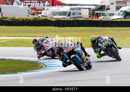 Melbourne, Australien. 21. Oktober 2016. MELBOURNE, Australien – 22. Oktober: Valentino Rossi (ITA) Reiten die #46 Movistar Yamaha MotoGP Yamaha und "Tito Rabat (ESP) Reiten #53 Estrella Galicia 0, 0 Mark VDS Honda während der 2016 Michelin Australian Motorcycle Grand Prix 2106 Michelin Australian Motorcycle Grand Prix, Australien am 21. Oktober 2016. : Bildnachweis Dave Hewison: Dave Hewison Sport/Alamy Live-Nachrichten Stockfoto