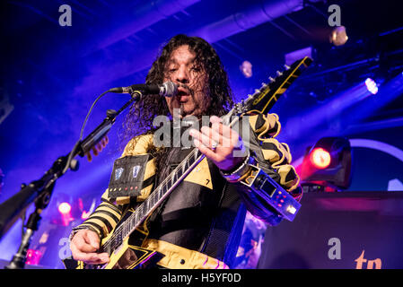 Las Vegas, NV, USA. 21. Oktober 2016. Haus Abdeckung *** STRYPER im Vinyl Las Vegas im Hard Rock Hotel & Casino in Las Vegas, NV am 21. Oktober 2016. Bildnachweis: Erik Kabik Fotografie/Medien Punch/Alamy Live-Nachrichten Stockfoto