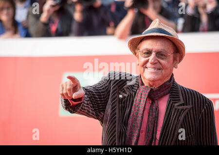 Rom, Italien. 22. Oktober 2016. Roten Teppich Enzo Arbore 11. Rom Film Festival im Auditorium Parco Della Musica abgebildete Renzo Arbore Credit: Andrea Ronchini/Alamy Live-Nachrichten Stockfoto