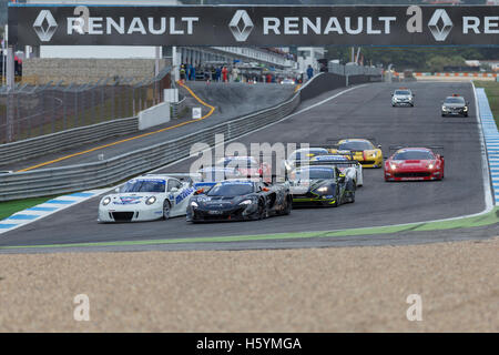 22. Oktober 2016. Estoril, Portugal. Start des Rennens von Michelin GT3 Le Mans Cup, während der europäischen Le Mans Serie Week-End Estoril Kredit: Alexandre de Sousa/Alamy Live News Stockfoto