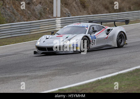 22. Oktober 2016. Estoril, Portugal. #51 AF Corse - Ferrari F488, angetrieben von Thomas Flohr (CHE) und Francesco Castellacci (ITA) während des Rennens von Michelin GT3 Le Mans Cup, während der europäischen Le Mans Serie Week-End Estoril Credit: Alexandre de Sousa/Alamy Live News Stockfoto