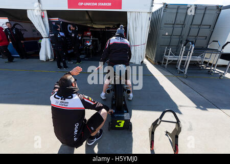 Melbourne, Australien. 23. Oktober 2016.  Sonntag Morgen während der 2016 Michelin Australian Motorcycle Grand Prix 2106 Michelin Australian Motorcycle Grand Prix, Australien am 23. Oktober 2016. : Bildnachweis Dave Hewison: Dave Hewison Sport/Alamy Live-Nachrichten Stockfoto