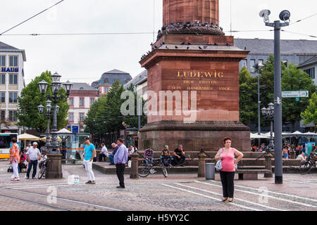 Luisenplatz, Darmstadt, 39 Meter Großherzog Ludwig ich (Ludwig ich) von Hessen-Denkmal (Langer Ludwig oder Langer Lui), Säule Stockfoto