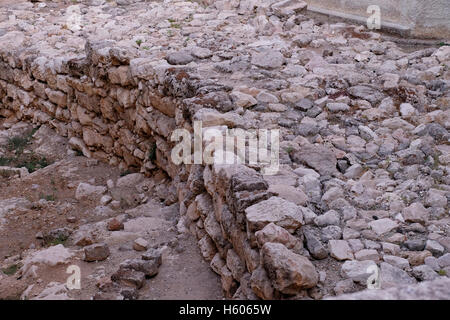 Ruinen der Broad Wall eine alte Verteidigungsmauer datiert auf die Herrschaft von König Hiskia (Ende des achten Jahrhunderts v. Chr.) im jüdischen Viertel East Old City of Jerusalem Israel Stockfoto