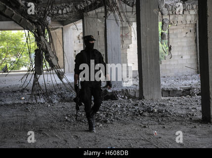 Gaza. 21. Oktober 2016. Palästinenser besuchen eine Kundgebung zum 29. Jahrestag der Gründung der islamischen Dschihad-Bewegung. Bildnachweis: Nidal Alwaheidi/Pacific Press/Alamy Live-Nachrichten Stockfoto