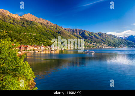 Sonnenaufgang in Cannero Riviera Village, Lago Maggiore, Verbania, Piemont, Italien Stockfoto