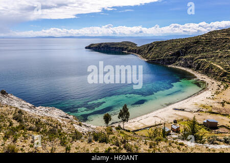 Strand auf der Isla del Sol auf dem Titicacasee in Bolivien Stockfoto