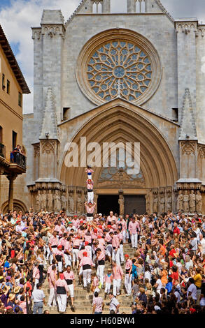 Xiquets de Tarragona. "Castellers" menschliche Turm gehen, eine katalanische Tradition. Festa de Santa Tecla, Stadtfest. Plaça de Les Col Stockfoto