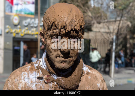 10 Muharram (Ashura), Bidjar, Mann, Schlamm Stockfoto