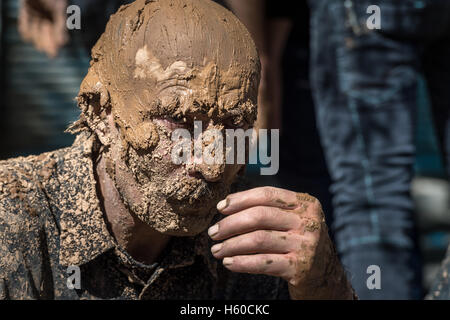 10 Muharram (Ashura), Bidjar, Mann, Schlamm Stockfoto