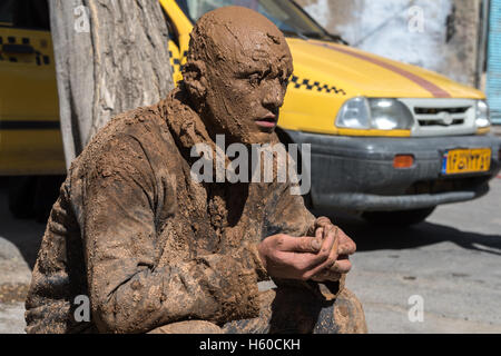 10 Muharram (Ashura), Bidjar, Mann, Schlamm Stockfoto