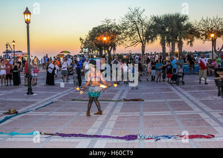 Mallory Square Feuerschlucker Stockfoto