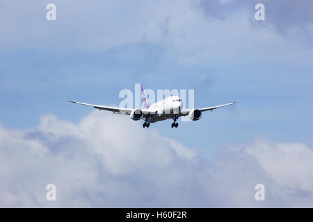 Chiang Mai, THAILAND - 25. Juli 2014: Boeing 787-800 Dreamliner HS-TQA des Thaiairway.First von 787 für Thaiairway. Stockfoto