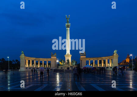 Heldenplatz in Budapest. Abend-Ansicht. Einer der wichtigsten Plätze in Budapest, Ungarn. Stockfoto